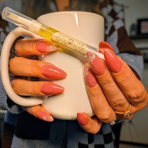 The Pomelo & Peony Patch Cuticle Oil Pen