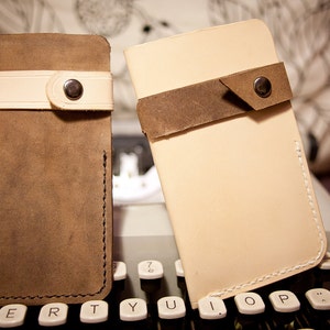 Leather iPhone Case fits 4 / 3GS, Vegetable Tanned Leather Free Monogramming image 1