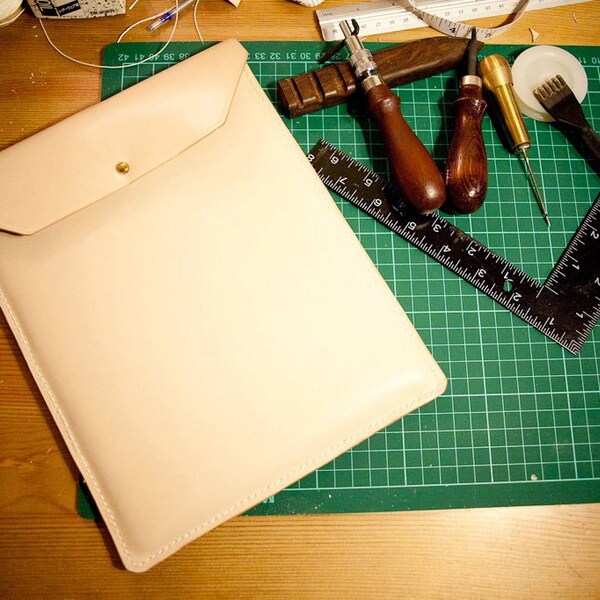 Leather iPad Case / Sleeve - Vegetable Tanned Leather - Free Personalization