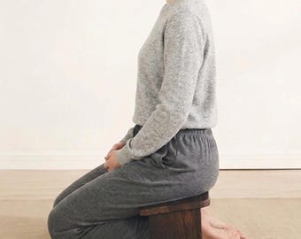 Banco de meditación plegable de madera maciza quemada, taburete zen para arrodillarse y banco de oración ergonómico