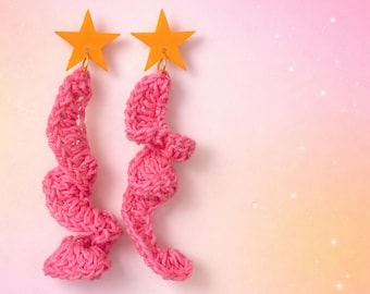 Kolczyki uStatement z szydełkowanymi, różowymi, 3D drukowanymi na szydełku kolczykami w kolorze spadającej gwiazdy