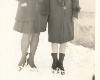 Snow Boots Flapper Girlfriends Vintage Snapshot Cloche Hat Fur-Trimmed Winter Coat 1920’s Photo