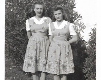 Matching Outfits Mother & Daughter Wear Identical Dresses Vintage Snapshot 1940’s Photo