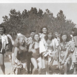 Fun-Loving Women At The Beach Vintage Snapshot Bathing Beauties Swimsuits Girlfriends 1949’s Photo