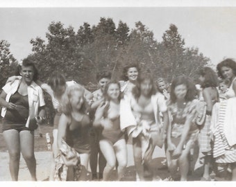 Fun-Loving Women At The Beach Vintage Snapshot Bathing Beauties Swimsuits Girlfriends 1949’s Photo