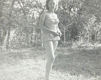 Vintage Photo Young Woman Swimsuit Bathing Beauty 1950’s Snapshot