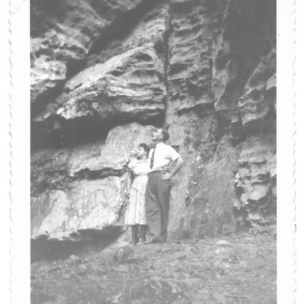 A Sight To Behold Vintage Photo Man & Woman Look Up In Awe Rocky Cliffs Tourist Attraction 1940’s Snapshot Great Outdoors National Parks