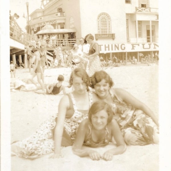 Everything Fun Teen Girls At The Beach 1920’s Antique Photo Beach Pajamas Fashion Flapper Marcel Wave Hair Atlantic City Skating Rink