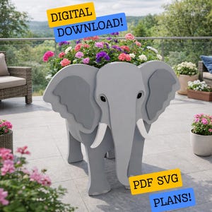Puede incluir: Una jardinera gris con forma de elefante llena de flores coloridas. La jardinera tiene orejas grandes, colmillos y una trompa. El texto "DIGITAL DOWNLOAD!" y "PDF SVG PLANS!" está en la imagen.