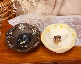 Plato para anillos de mascotas con diseño floral folclórico personalizado, color marrón crema y amarillo. Plato para anillos de perro. Bandeja de cerámica personalizada para joyas. Cuenco de baratijas de cerámica hecho a mano. Regalo para perros.
