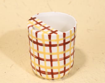 Taza de viaje moderna con cuadros amarillos y marrones, bonita taza de cerámica a cuadros, estética, hecha a mano, reutilizable, para café para llevar