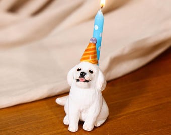Adorno para pastel de perro maltés, figura de cachorro de cerámica, decoración para fiesta de cumpleaños, portavelas blanco con forma de perro, regalo hecho a mano para amantes de las mascotas, como se muestra en la imagen.