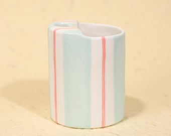 Minimalistische mintgroen gestreepte keramische reismok aardewerk beker milieuvriendelijk herbruikbare koffiekop moderne scandi stijl cadeau voor haar of hem