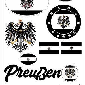 Puede incluir: Un conjunto de gráficos con temática prusiana, que incluye el emblema del águila prusiana y la palabra "Preußen" en una fuente estilizada. Los diseños presentan colores negro, blanco y dorado, con varias formas y arreglos.