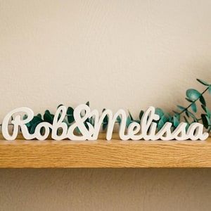 Aangepast naambord voor stel | Vrijstaande scriptnamen | Bruiloftsdecor, jubileumaandenken