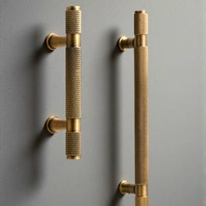 Tirador de latón moleteado para gabinete, moderno tirador de cajón con barra en T, herraje de cocina