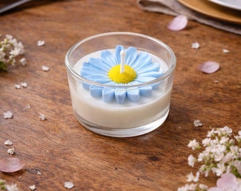 Handgemachte Gänseblümchen-Kerze im Glas