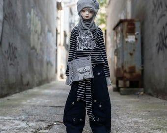 Set composto da top a righe punk rock, pantaloni cargo e berretto per bambola BJD 1/4, abbigliamento streetwear per bambola MSD.