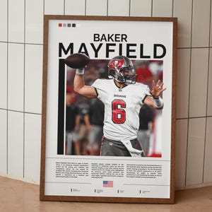 Puede incluir: Un letrero de madera rústica con el texto "Welcome to our home" en letras blancas. El letrero presenta un acabado envejecido y un diseño simple y acogedor, ideal para la decoración de la entrada.