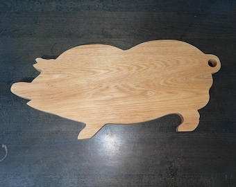 Schweineförmige Schneidebrett aus Eiche mit Food Grade Finish für rustikale Landhausküchencharme