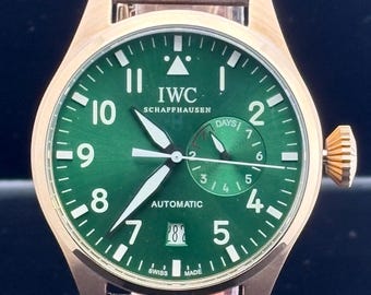 Reloj de pulsera IWC Big Pilot automático vintage con reserva de marcha de 7 días, esfera verde, correa de cuero marrón, caja de oro rosa y fecha funcional para hombre.