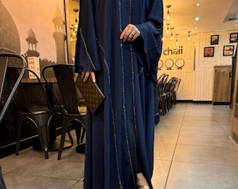 Elegancka zdobiona abaja w stylu parasola z pasującym hidżabem