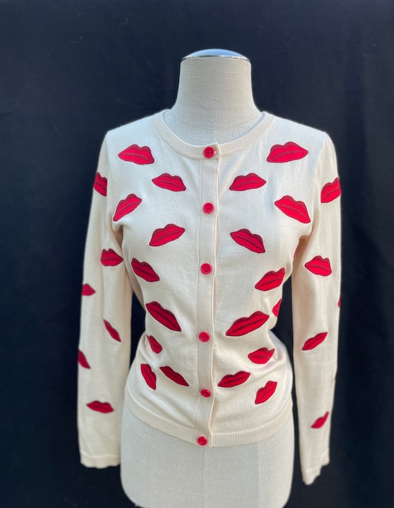 Red Pout Lip Print Cardigan Knit 