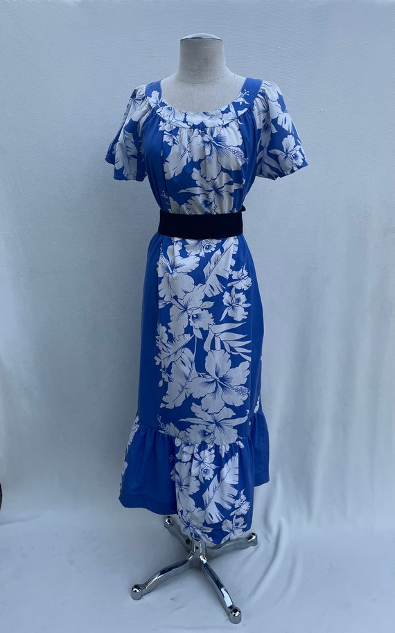 Vintage 1960s blue hawaiian ruffle muu muu maxi dr