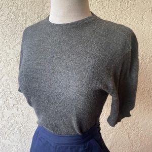 Vintage 1950s Grey short sleeve wool pullover sweater