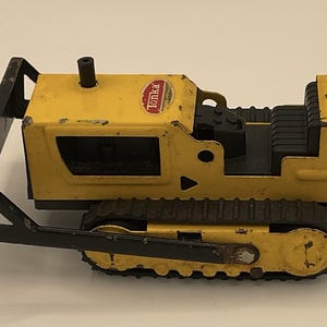Vintage Tonka Tiny No. 101 Track Loader Dozer Yellow Pressed Steel Toy & Tracks