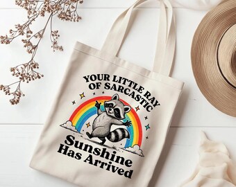 Borsa tote con scritta "Il tuo piccolo raggio di sole sarcastico è arrivato", Borsa tote con procione sarcastico, Regalo divertente retrò con procione, Borsa tote con meme di animali impertinenti
