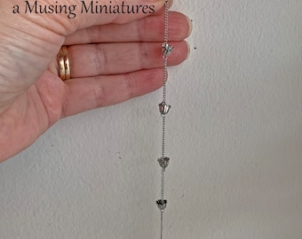 Cadena de tulipanes en miniatura para jardín de casa de muñecas a escala 1:12