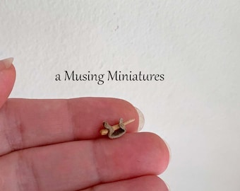 Miniature Vintage Corn Peg Shucker for 1:12 Scale Primitive Farmhouse