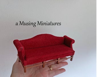 Sofá o diván miniatura vintage a tu elección para casa de muñecas a escala 1:12