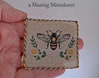 Alfombra de abejas en miniatura para decorar casas de muñecas de primavera a escala 1:12