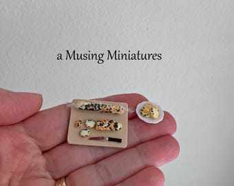 Miniatyr Slice and Bake-kakset för dockhus i skala 1:12, Halloweenkök