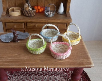 Cesta de primavera a tu elección en escala 1:12 para la caja de Pascua en miniatura de casa de muñecas