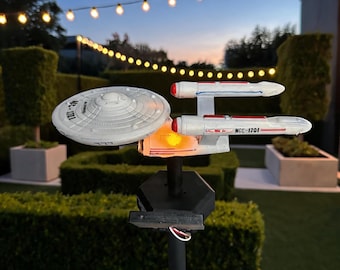 Model statku kosmicznego, lampa solarna na paliki ogrodowe, oświetlenie zewnętrzne w stylu science fiction, automatyczne oświetlenie nocne, lampa nastrojowa na dziedzińcu