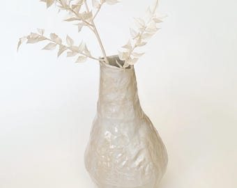 Handmade ceramic flower vase, Wabi Sabi style, minimalist vase, home accessory, home decor, interior design gift, Japandi decor