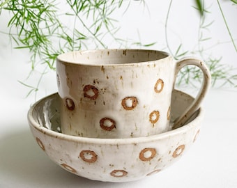 Set of cereal bowl and coffee cup made of ceramic, hand-thrown on the potter's wheel, fun swirl design, gift idea for kitchen or dining table