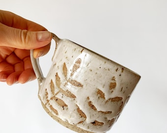 Ceramic mug with nature motif, tea mug, coffee mug with leaves, nature design, gift for mom, girlfriend, colleague, cottagecore, folkloric style, boho vibe