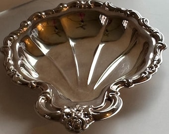 Vintage International Silver Countess Scallop Shell Dish, Ornate Rose Handle Candy Bowl