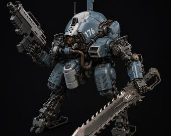 Op de afbeelding: Een blauwe en grijze mechanische robotfiguur met het nummer 176 op de afgeronde kop en het zwaard. De robot houdt een geweer in de rechterhand en een groot, gekarteld metalen zwaard in de linkerhand, met zichtbare mechanische gewrichten en buizen.