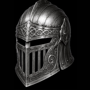 Könnte beinhalten: Detaillierter, silberfarbener mittelalterlicher Helm mit genieteter Konstruktion. Der Helm hat ein Visier mit vertikalen Stäben, komplizierte keltische Knotenmuster und dekorative florale Schnörkel. Das Design des Helms deutet auf ein historisches oder Fantasy-Thema hin.