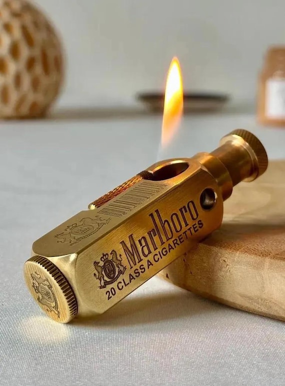 Vintage Marlboro Lighter Engraved Camel Cigarette Windproof Petrol Retro Zippo Style Exquisite Brass Kerosene Custom Windproof Vintage Gift