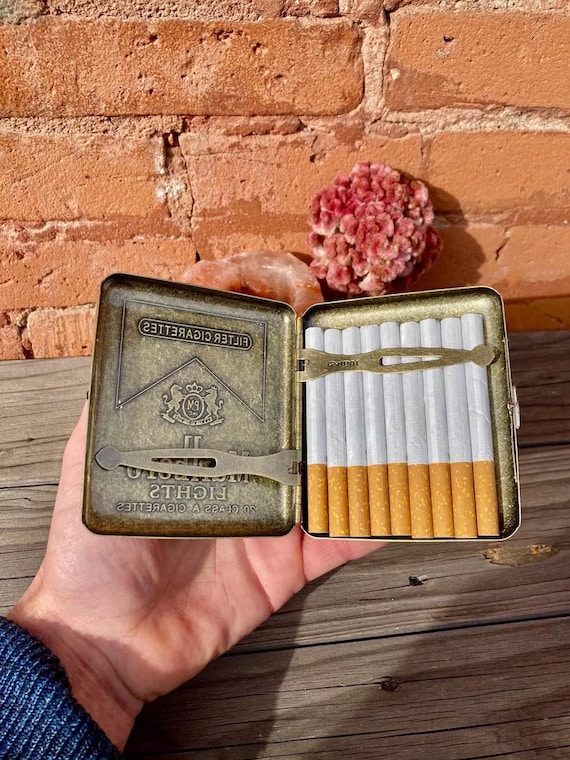 old fashioned cigarette box Vintage Versatile Case, Mini Metal Cigarette Case for 85mm 3.74 Inch King Size 12 Capacity, Sturdy Double Sided Wallets Pocket Card Holder Retro Golden for Birthday Christmas Valentine's Day Vintage Cartier Sterling Silver Cigarette