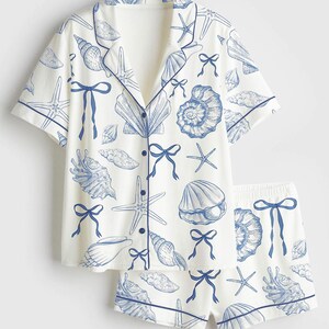 Pyjamas med snäckskalsmönster, kustnära pyjamasset, loungepyjamas för kvinnor