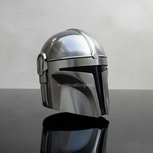 Helm in Mandalorian-stijl Beskar geïnspireerde premiejager Sci-Fi krijger cosplay pantser helm en display afbeelding 7
