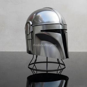 Helm in Mandalorian-stijl Beskar geïnspireerde premiejager Sci-Fi krijger cosplay pantser helm en display afbeelding 3