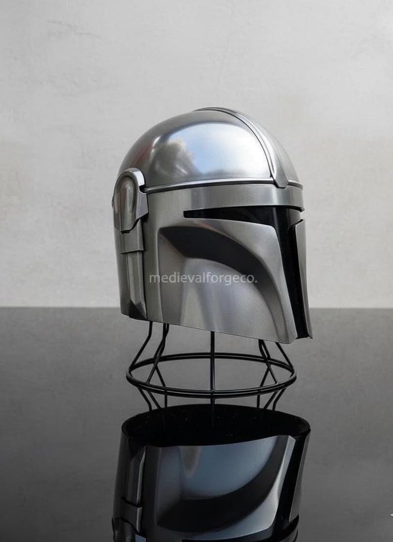 Helm in Mandalorian-stijl Beskar geïnspireerde premiejager Sci-Fi krijger cosplay pantser helm en display afbeelding 3